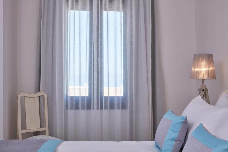 La Maltese Oia Luxury Suites Exteriör bild